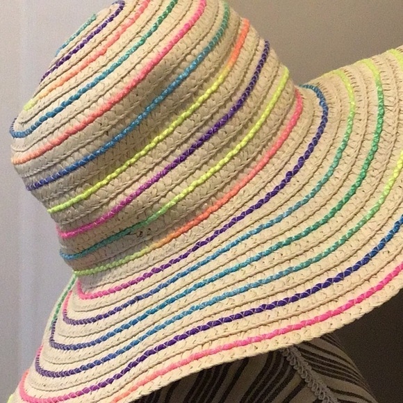 Multi Colored Brimmed Hat - Picture 2 of 3
